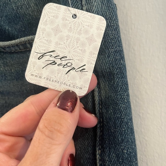 NWT//We the Free//Free People straight leg denim Jeans - Picture 2 of 8